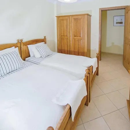 Sleeps 6 Air Con Wifi וילה דליאן