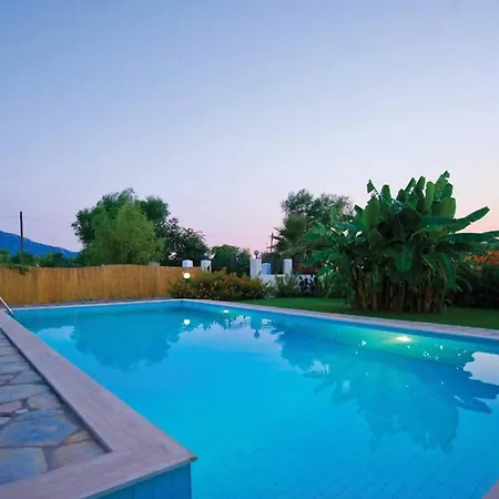 Sleeps 6 Air Con Wifi Villa *