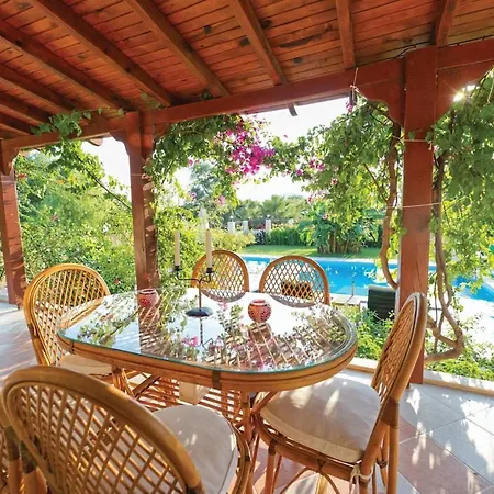 Villa Sleeps 6 Air Con Wifi